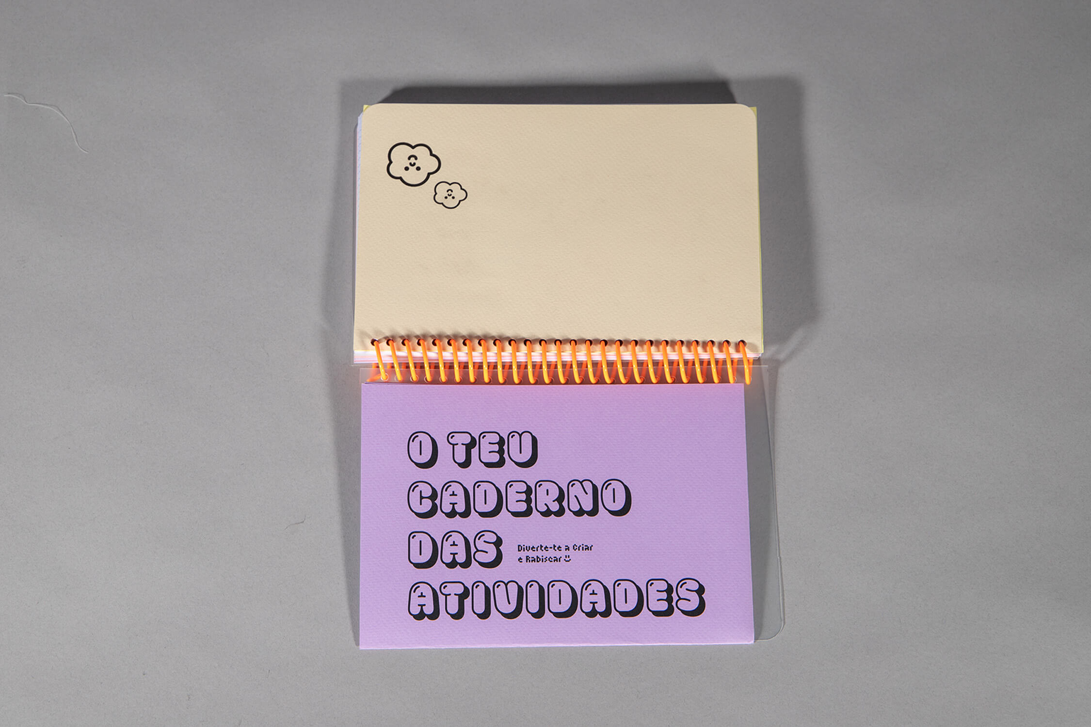 o baú activite book